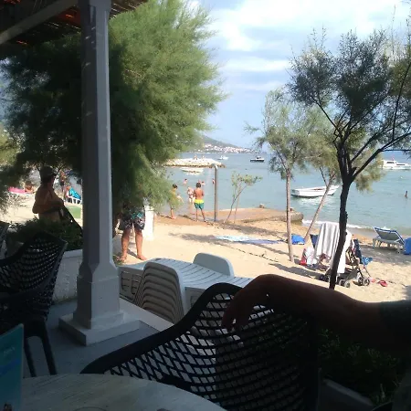 Πανσιόν Dujmovic 3 3*