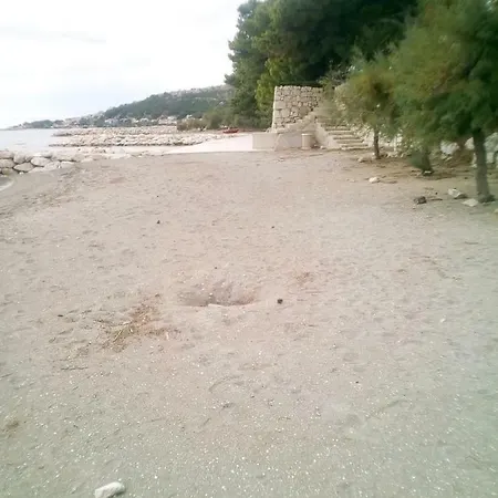 Πανσιόν Dujmovic 3 Duće